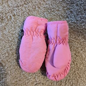 Pink snow gloves